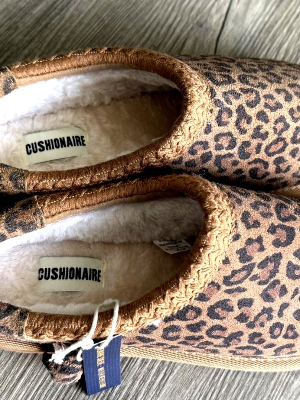 CUSHIONAIRE Leopard Print Genuine Suede Cozy Slippers Faux Fur 8 M NWT - Picture 6 of 15
